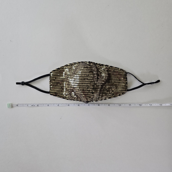 😷 Gold Sequin Cloth Mask - Picture 10 of 11